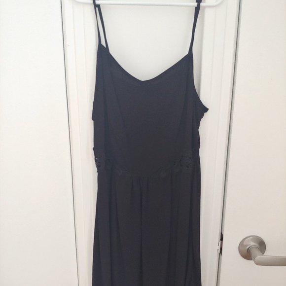 H&M Fit and Flare Cut Out Black dress - Picture 2 of 3